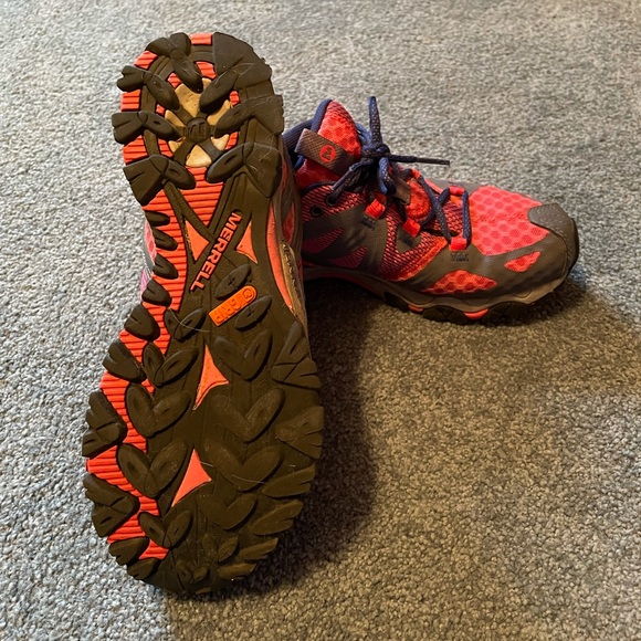 Merrell hiking shoes.  Women’s size 8 - Picture 3 of 7